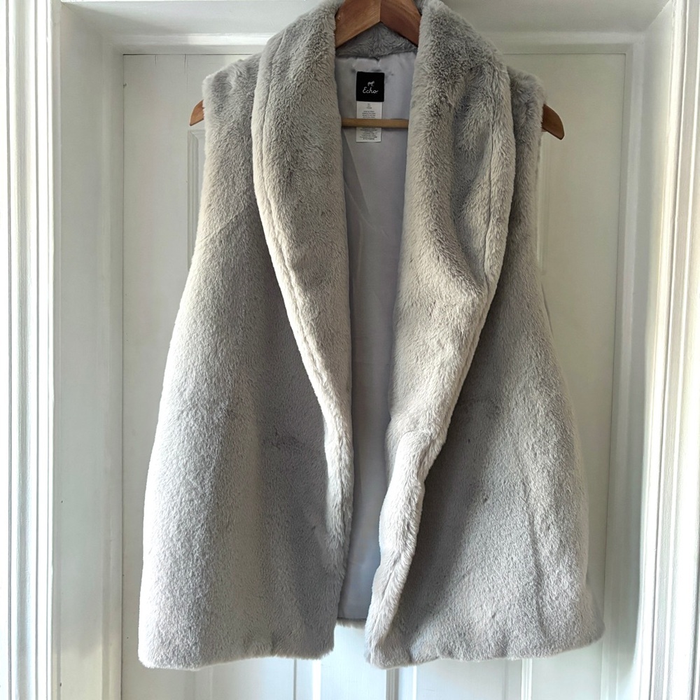 Echo Longline Faux Fur Vest Grey Size M/L